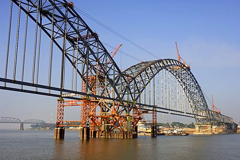 Construction of a new bridge, Irrawaddy river, near Ava, Myanmar, Burma