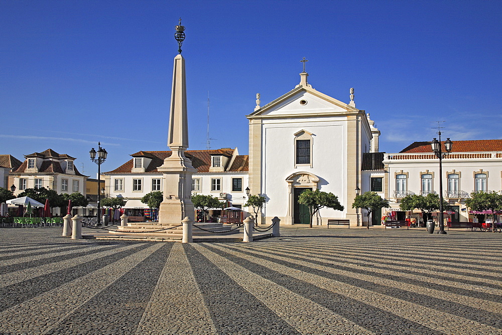 Square Praca do Marques de Pombal, Vila Real de Santo Antonio, Algarve, Portugal