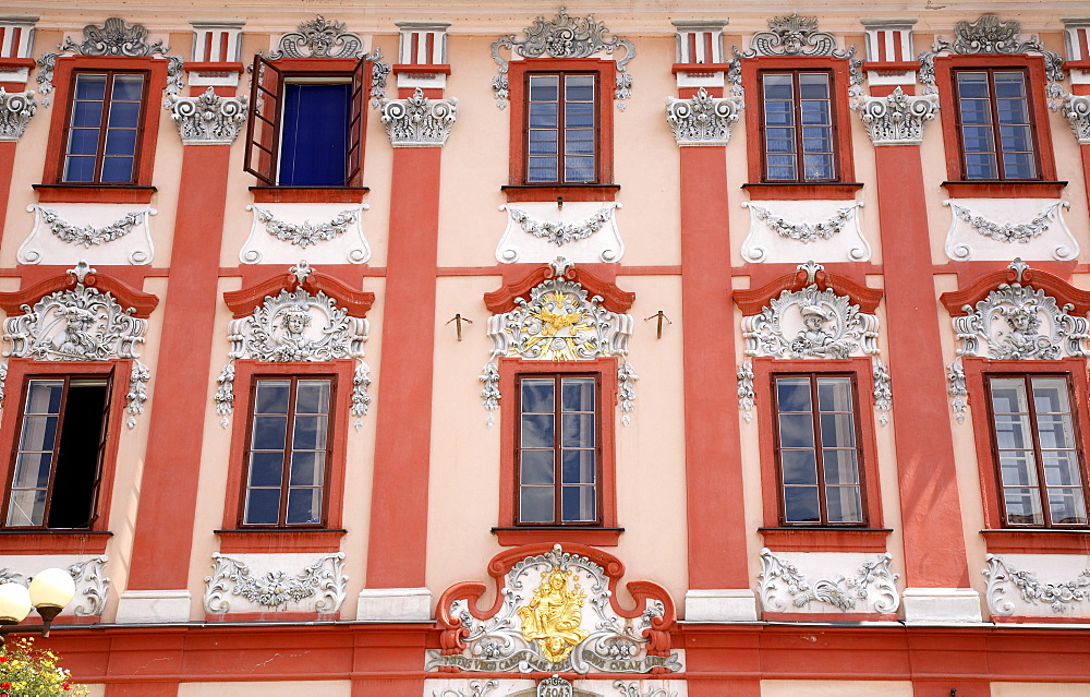 Facade of a former Jewish merchants house at the market square of Cheb, Eger, Egerland, Czech Republic, Europe