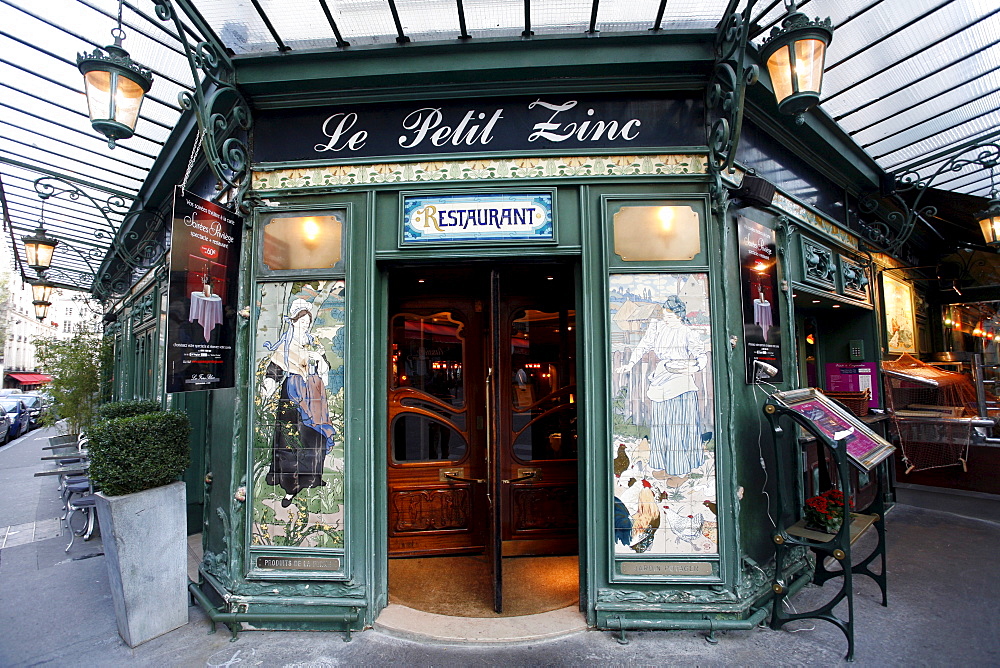 Restaurant Le Petit Zinc, Quartier Saint-Germain-des-Pres, Paris, France, Europe