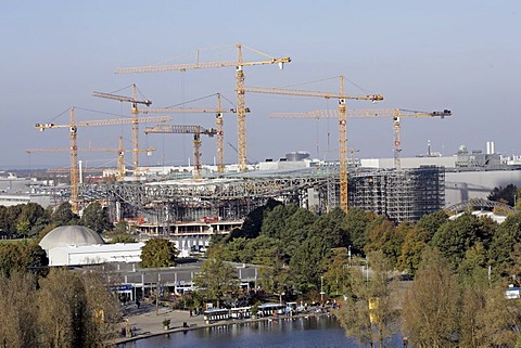 Munich, GER, 18. Oct. 2005 - Construction works at BMW World in Munich.