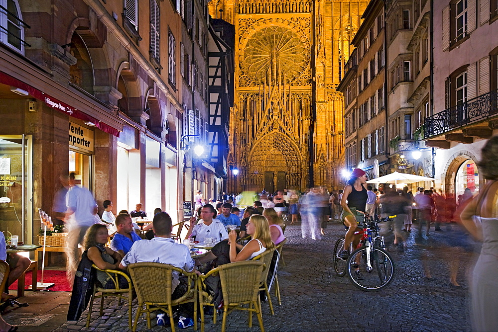 Rue Merciere, west gate, Strasbourg Cathedral, Strasbourg, Alsace, France, Europe