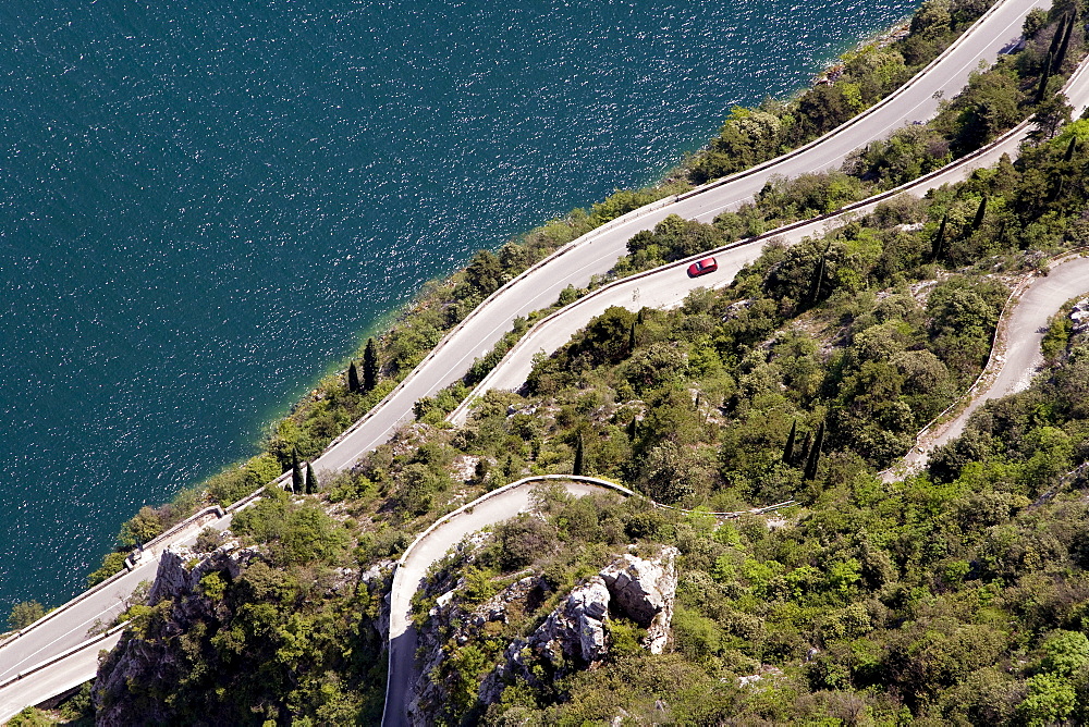 Serpentines, Pieve, Tremosine, Lake Garda, Lombardy, Italy, Europe