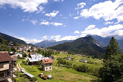 View of Valle di Cadore, Dolomites, Veneto, Italy, Europe