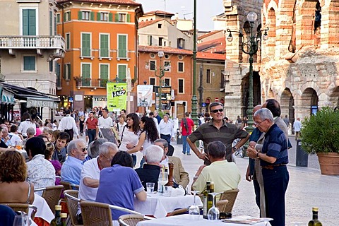 Guests in a restaurant, Piazza Bra, Verona, Venice, Italy, Europe