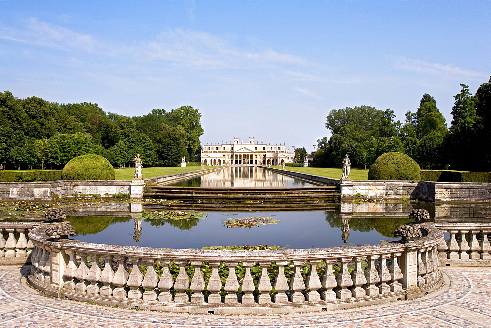 Moat in front of the Villa Pisani, Stra, Brenta, Veneto, Italy, Europe