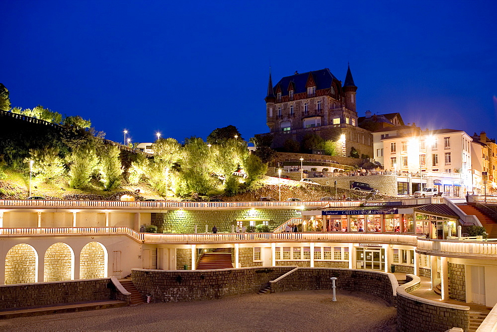 Old Harbour, Port Vieux and Les Bains de Minuit Restaurant, Biarritz, Basque Country, South France, France, Europe