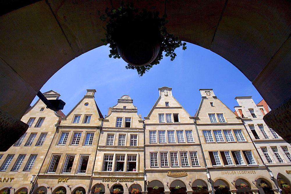 Arcades along Prinzipalmarkt, Muenster, North Rhine-Westphalia, Germany, Europe