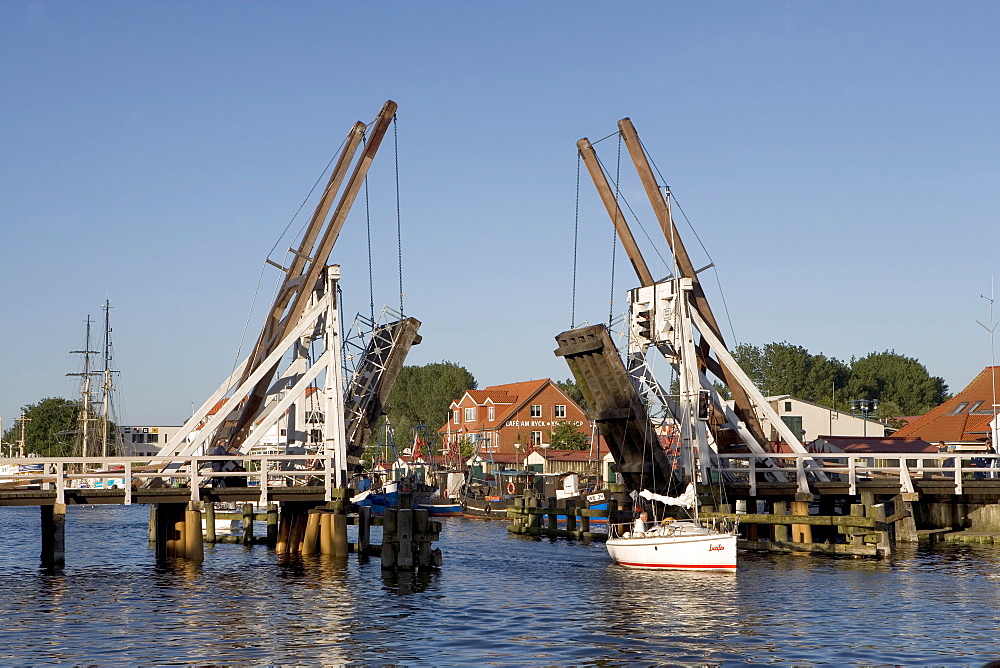 Trestle Bridge, Dutch style wooden bridge, Greifswald-Wieck, Baltic Sea, Mecklenburg-Western Pomerania, Germany, Europe