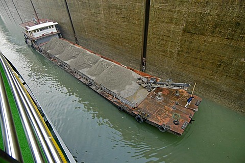 Cargoships on the Jangzi River in the Gezhouba locks near Yichang, China