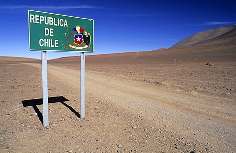 Sign at the chilean, bolivian border near Laguna verde, Chile