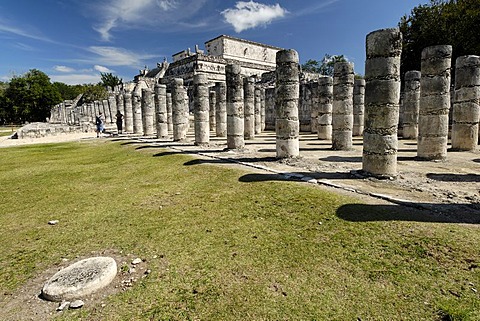 Templo de los Guerreros, temple of the warriors, Maya and Toltec archeological site Chichen Itza, new worldwonder, Yucatan, Mexico