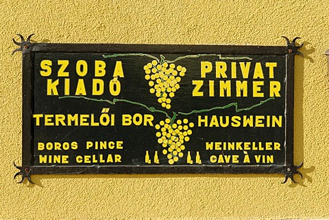 Room to let sign, Tokaj, Hungaria