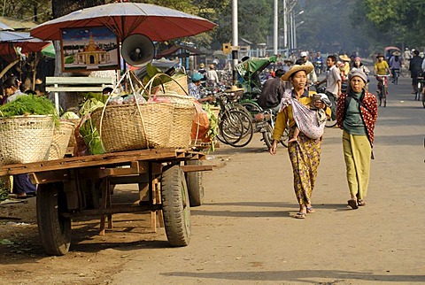 Woman on the market of Kathar, Myanmar