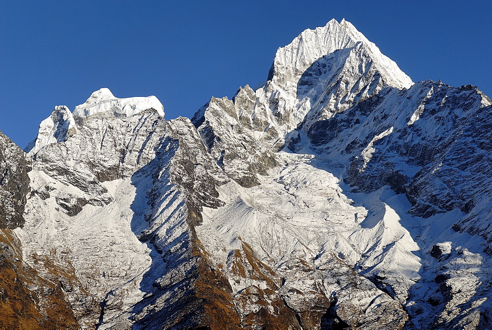 Thamserku peak (6608), Khumbu Himal, Sagarmatha National Park, Nepal