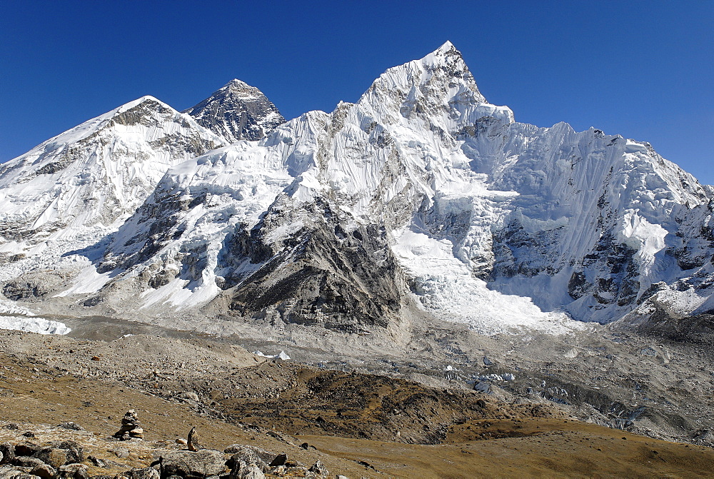 Famous view from Kala Patthar, Patar (5545) towards Mount Everest (8850), Nuptse (7861) and Khumbu Glacier, Sagarmatha National Park, Khumbu Himal, Nepal