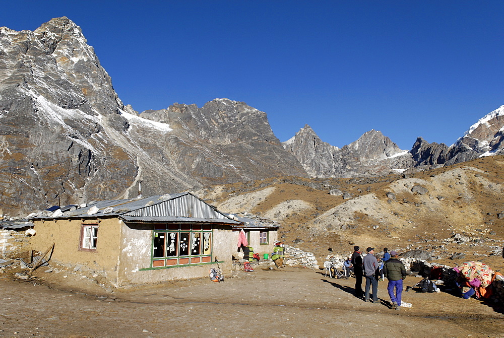 Trekking lodge at Dzonglha (4830), Chola Khola Tal, Khumbu Himal, Sagarmatha National Park, Nepal