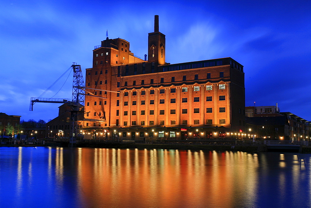 Innenhafen Harbour and the Business Kontor building, formerly the Werhahn Muehle or Werhahn Mill, Duisburg, North Rhine-Westphalia, Germany, Europe