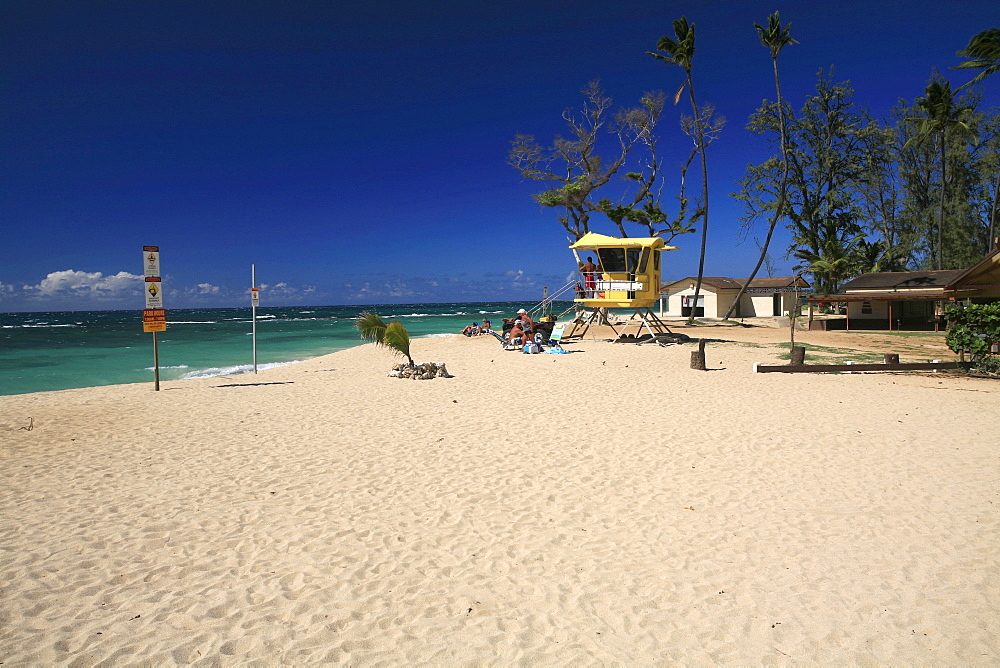 Baldwin Beach Park with a golden sandy beach and a lifeguard tower, Paia, Maui Island, Hawaii, USA