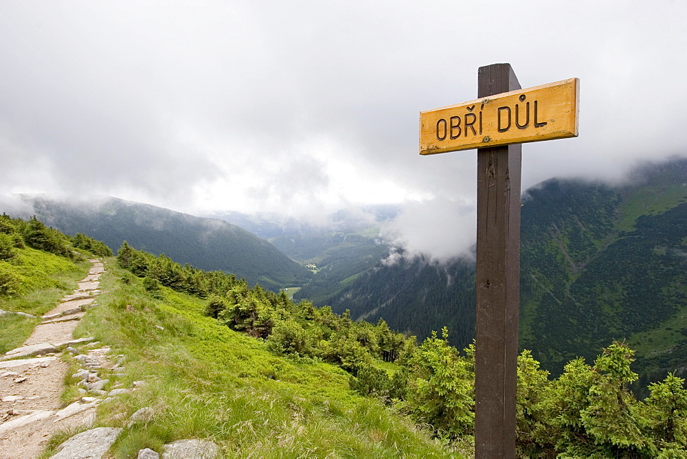 Hiking trail to Obri Dul, Giant Mountains, Czechia