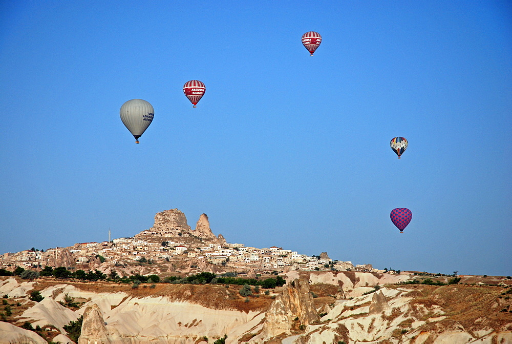 Hot-air ballon, Uchisar, Cappadocia, Turkey