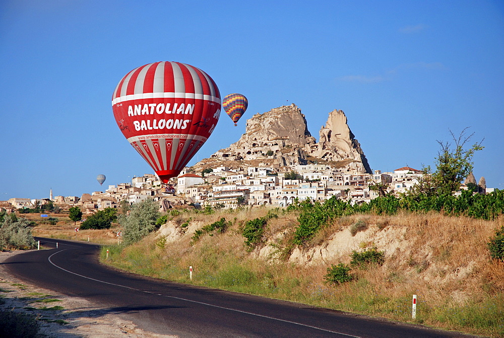 Hot-air ballon, Uchisar, Cappadocia, Turkey