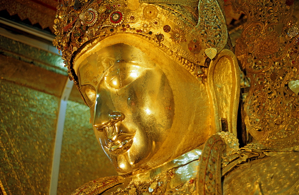 Mahamuni statue in Mandalay, Burma, Asia