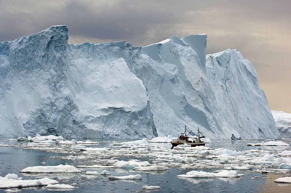 Icebergs, polar night, Disco Bay near Ilulissat, Western Greenland