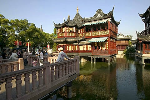 Teahouse in the Yuyuan Garden, Shanghai, China, Asia