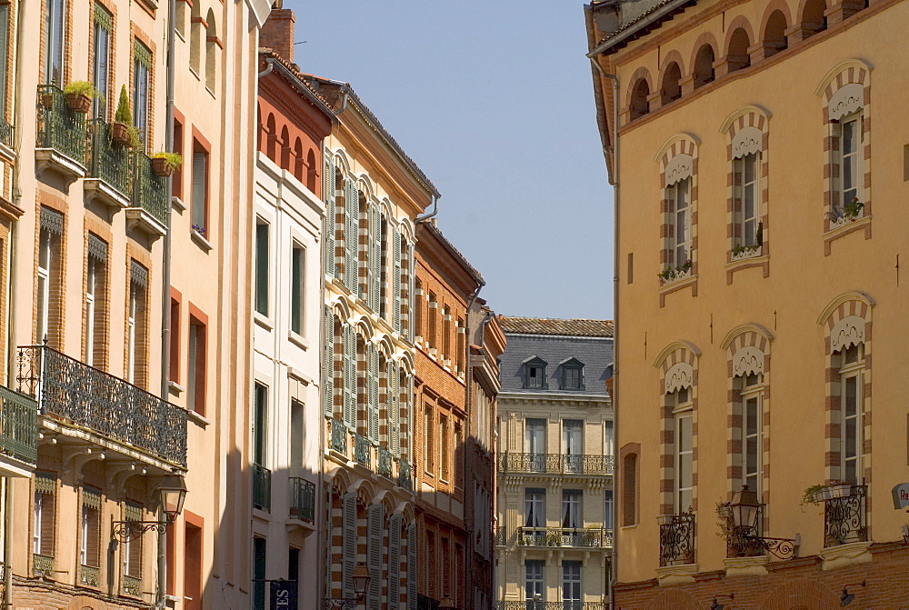 Facades in the old part of town, Toulouse, Midi-Pyrenees, Haut-Garonne, France