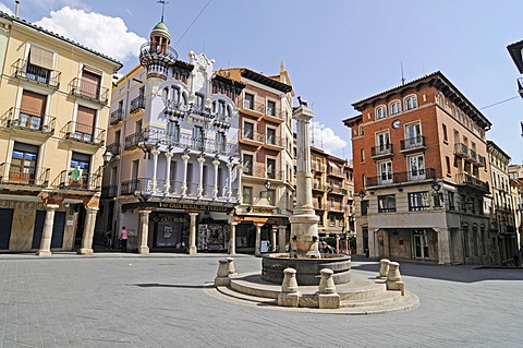 Fountain in Plaza de Carlos Castel or Plaza del Torico, Teruel, Aragon, Spain, Europe, PublicGround