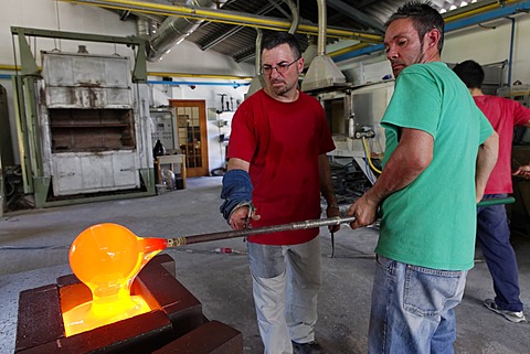 Giancarlo Signoretto and Mario Pancera, Pino Signoretto famous glass factory, Murano, Venice, UNESCO World Heritage Site, Venetia, Italy, Europe