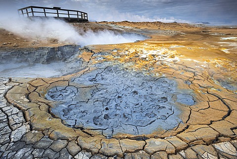 Solfataras, fumaroles, mud pools, sulfur and other minerals, viewing platform, steam, Hveraroend geothermal area, NâˆšÂ°mafjall mountains, MâˆšÎ©vatn area, Norâˆšâˆžurland eystra, the north-east region, Iceland, Europe