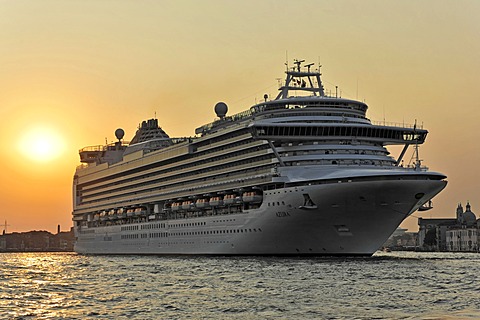 Azura, cruise ship, built in 2010, 290m, 3100 passengers, departing, Venice, Veneto, Italy, Europe