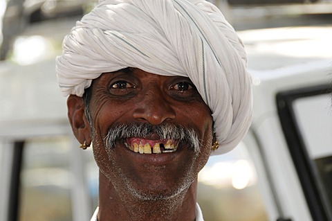 Indian man, portrait, Udaipur, Rajasthan, North India, Asia