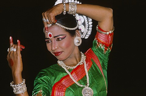 Dancer at the annual dance festival for traditional dances of India, Khajuraho, Khajuraho, Madhya Pradesh, India, Asia