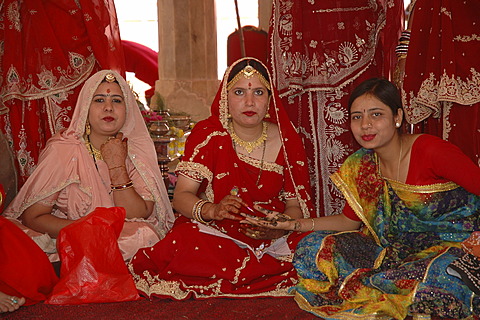 Indian women at Gangaur Festival, Jaipur, Rajasthan, India