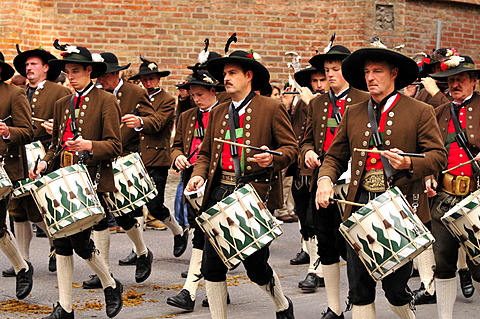 Musicians during the traditional costume parade at the Oktoberfest, Munich, Bavaria, Germany, Europe