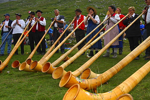 Alphorn blowers at the shepherd festival on Gemmi, Leukerbad, LoÃ¨che-les-Bains, Valais, Switzerland, Europe