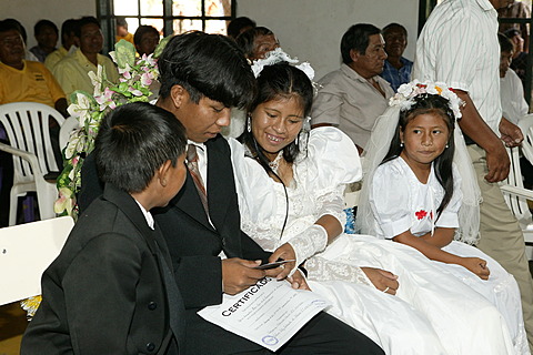 Bridal couple with flower children, Indian wedding, Loma Plata, Chaco, Paraguay, South America