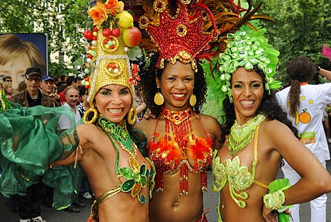 3 Brazilian Samba dancers, Carnival of Cultures, annual internationally known colourful street parade at Whitsun with about 100 groups and floats taking part, Kreuzberg, Berlin, Germany, Europe