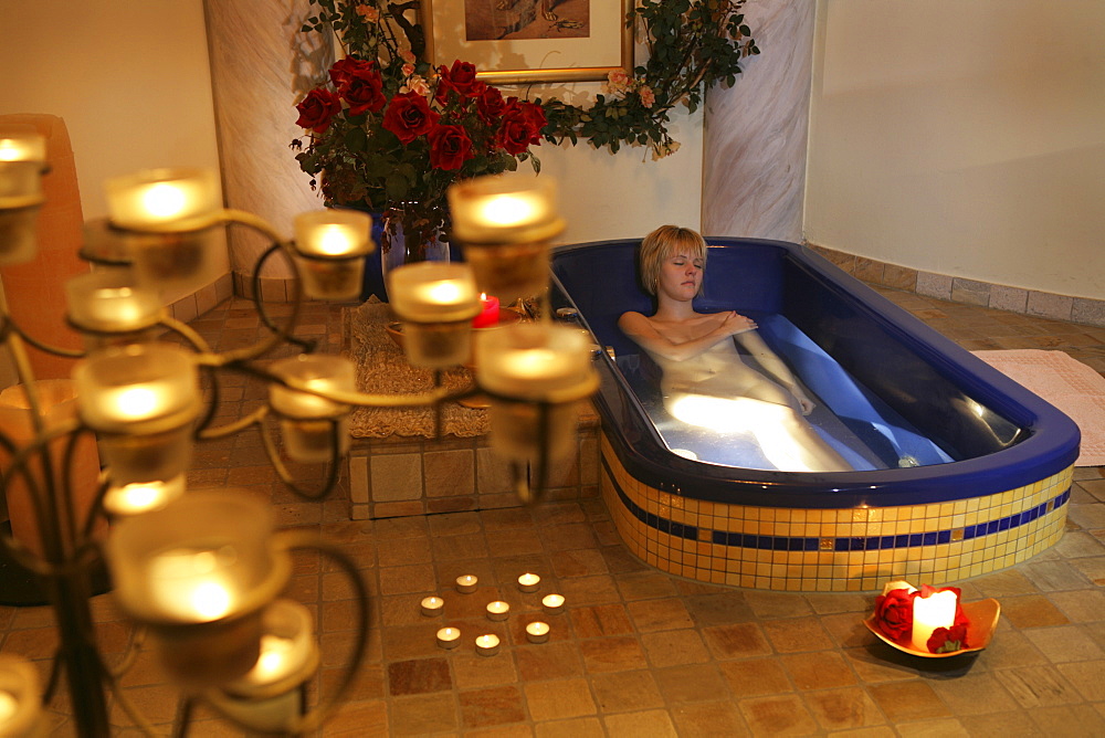 AUT, Austria, Neustift-Milders, Stubai Valley: Wellness. young woman in a spa. Relaxing after a Cleopatra bath. Wellness-Spa Hotel Milderer Hof. |