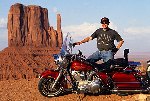 USA, United States of America, Arizona: Monument Valley, giant rock monoliths in the Navaho indian reservation.