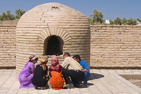 Praying muslims, Konye-Urgench, Turkmenistan, Central Asia