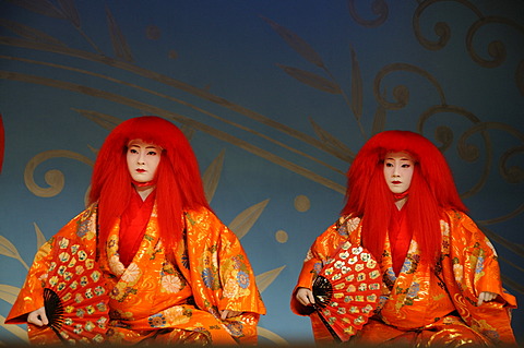 Miyako-Odori, Maiko dance by Geisha candidates in spring, Gion District, Kyoto, Japan, Asia