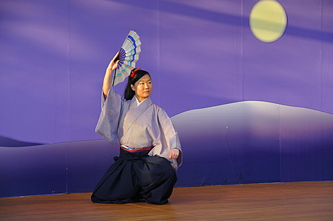 Fan dance, Nihon Buyo, at the Cherry Blossom Festival, Hanami in Kyoto, Japan, Asia