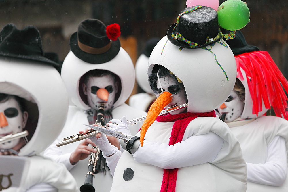 Thaurer Schneemandl Musig, band, Mullerlaufen parade in Thaur, carnival parade, Tyrol, Austria