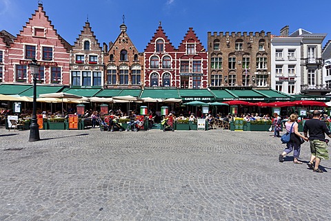 Guild houses and outdoor restaurants in Grote Markt square, historic centre of Bruges, UNESCO World Heritage Site, West Flanders, Flemish Region, Belgium, Europe