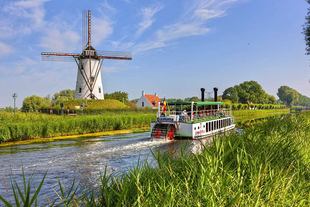 Old paddle wheel steamer on the canal between Bruges and Damme, Damse Vaart-Zuid, Damme, Bruges, West Flanders, Flemish Region, Belgium, Europe