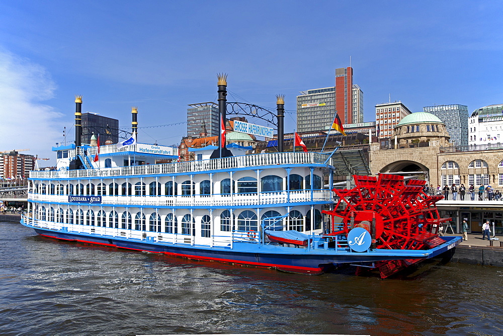 Paddle steamer, Landungsbruecken piers, Hamburg, Germany, Europe